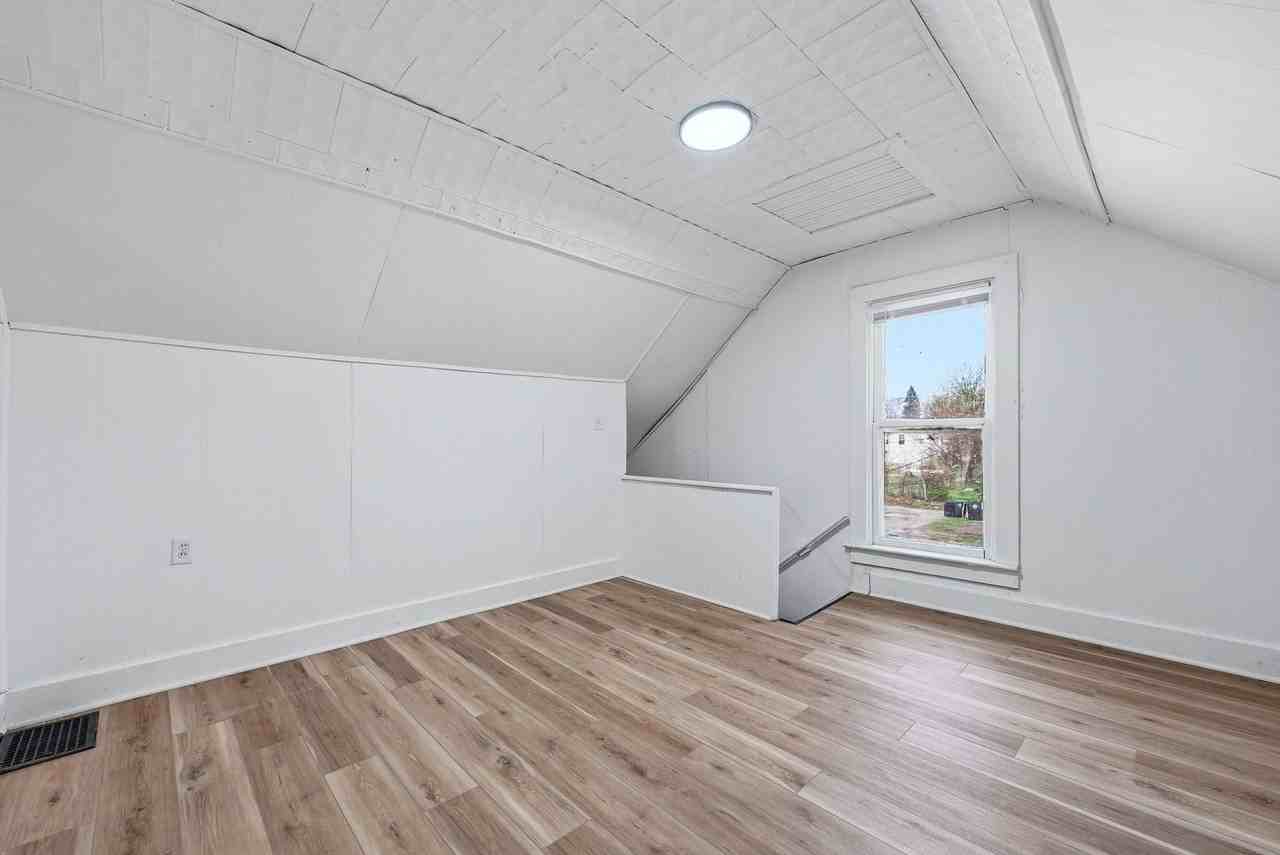 451 E Pontiac St - Photo 3 of 28