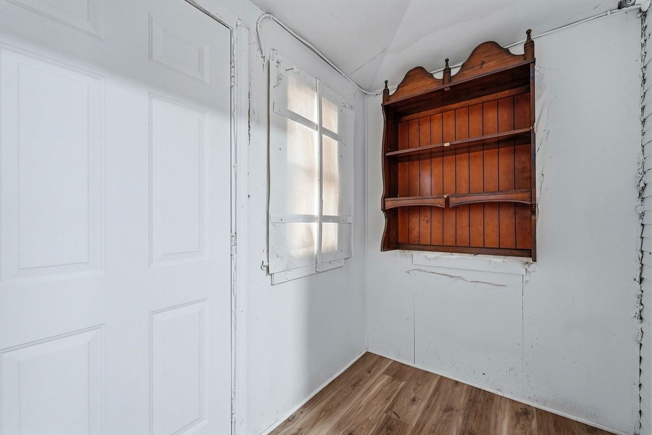 451 E Pontiac St - Photo 5 of 28