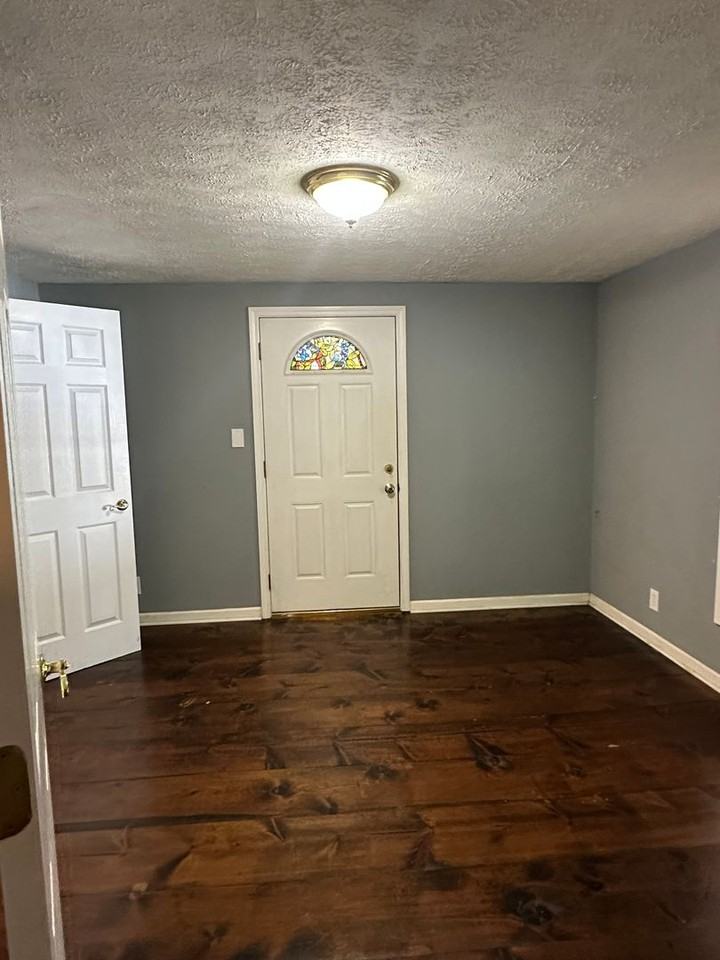 107 Gober Sosebee St N - Photo 2 of 4