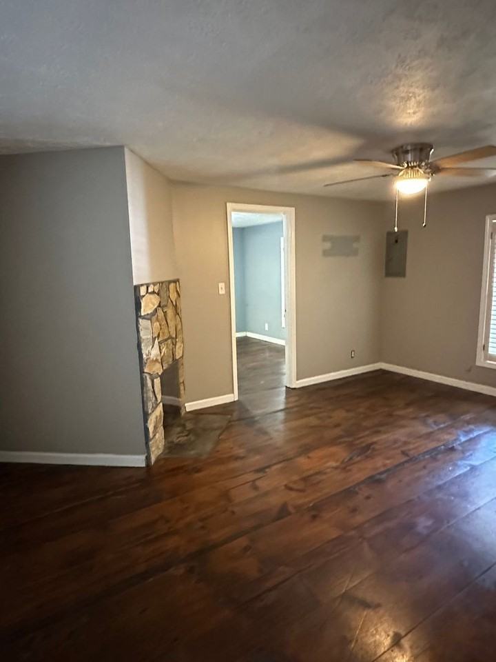 107 Gober Sosebee St N - Photo 4 of 4