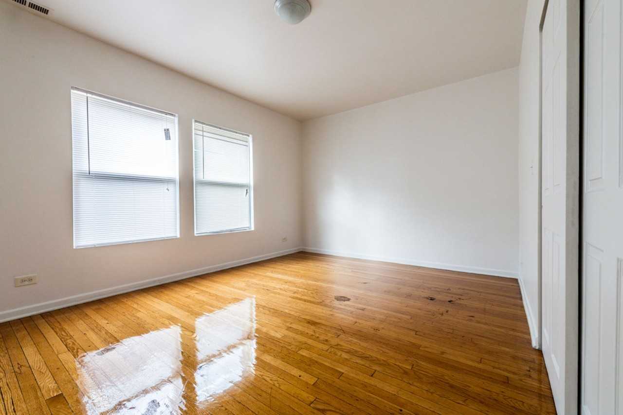 8155 S Maryland 836 - Photo 3 of 15