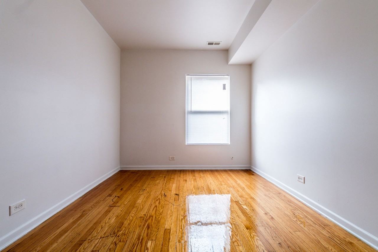 8155 S Maryland 836 - Photo 5 of 15