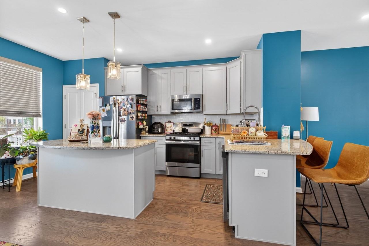 107 Celebration Blvd - Photo 6 of 24