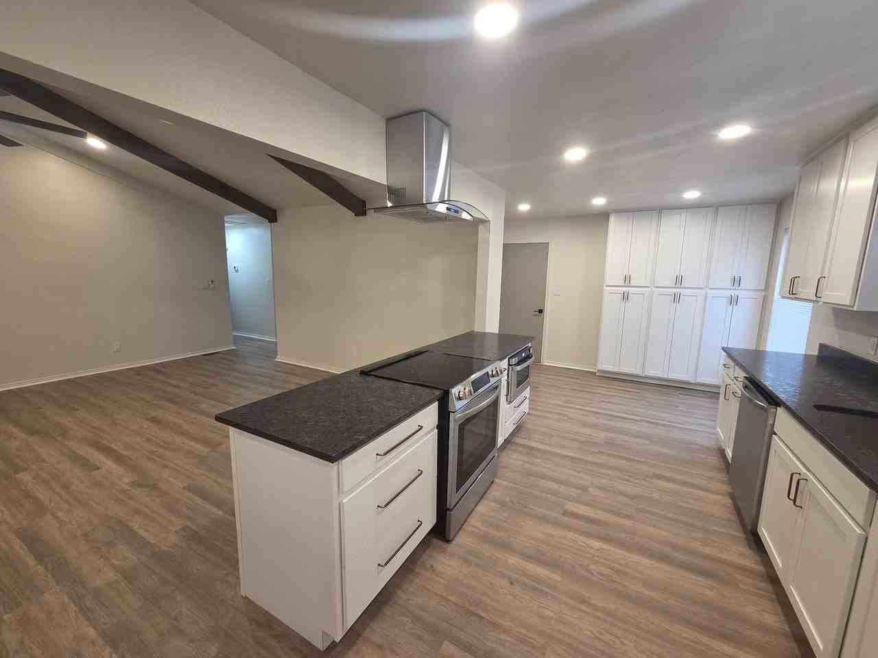 11612 S 100th East Ave - Photo 3 of 21