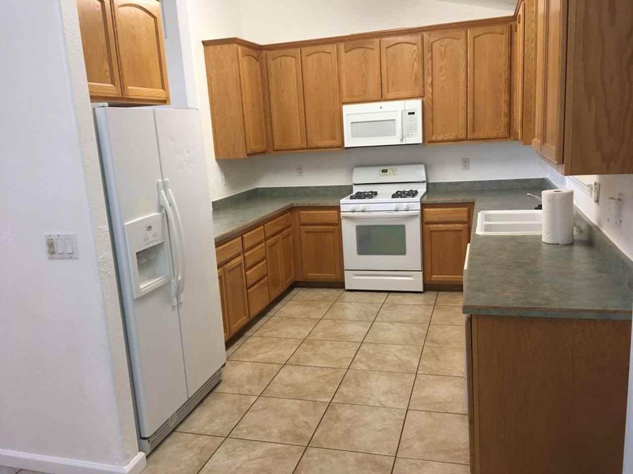 7095 Fairview Dr - Photo 5 of 16