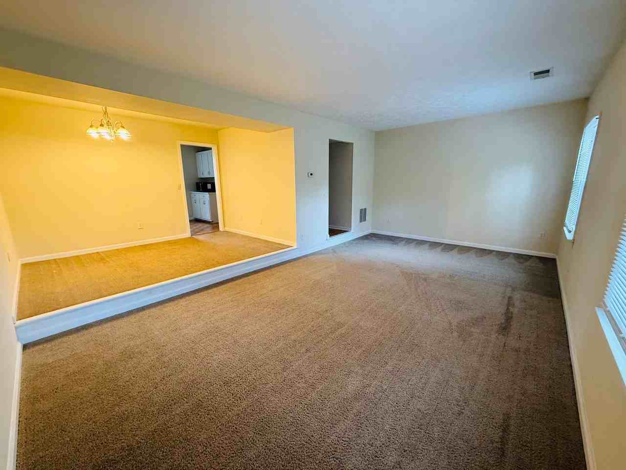 100 Yorkshire Ct - Photo 7 of 11