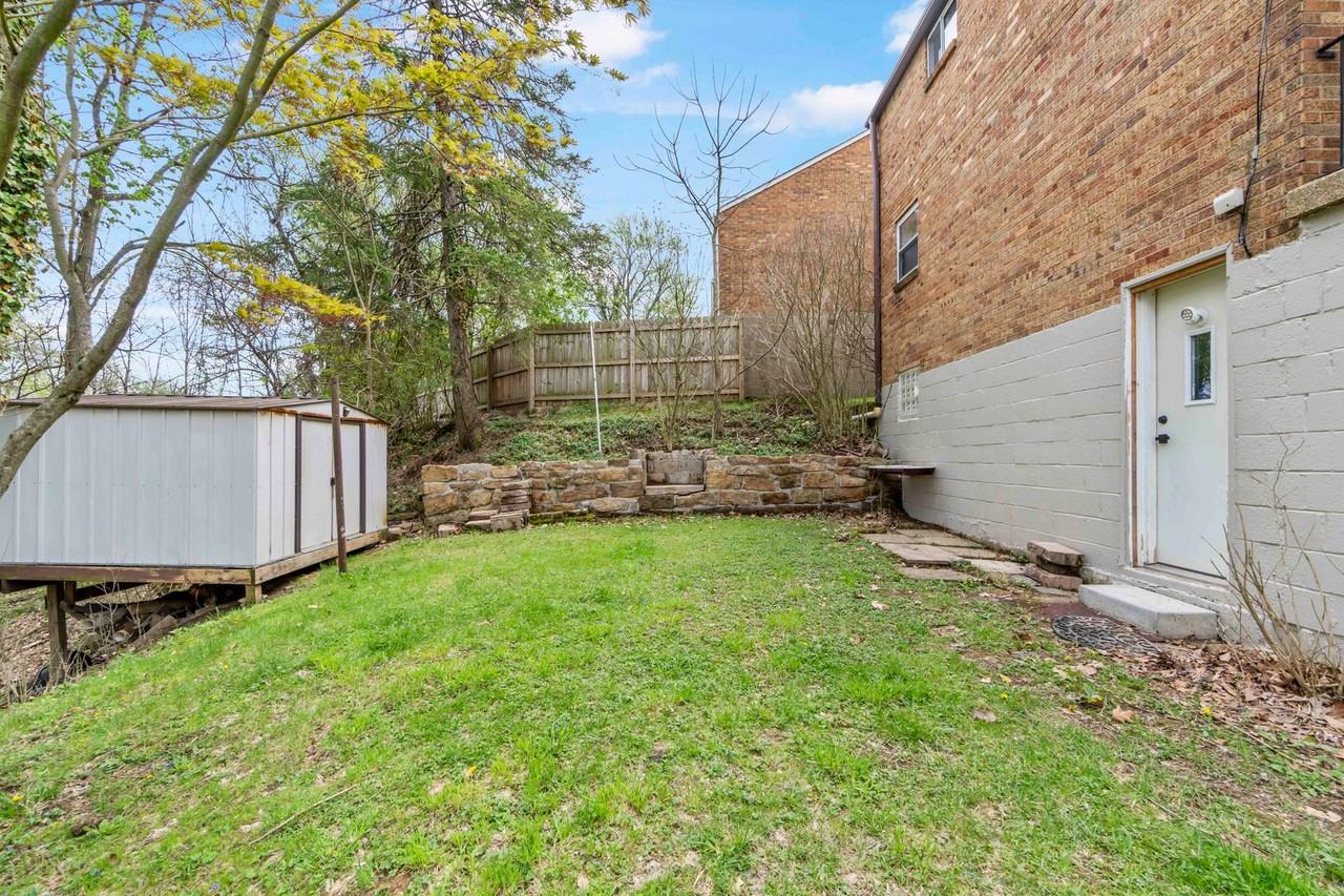 325 Poe Dr - Photo 6 of 31