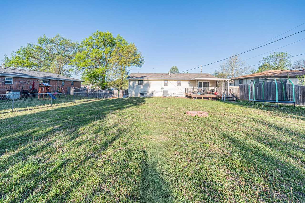 1429 Highland Dr - Photo 2 of 2