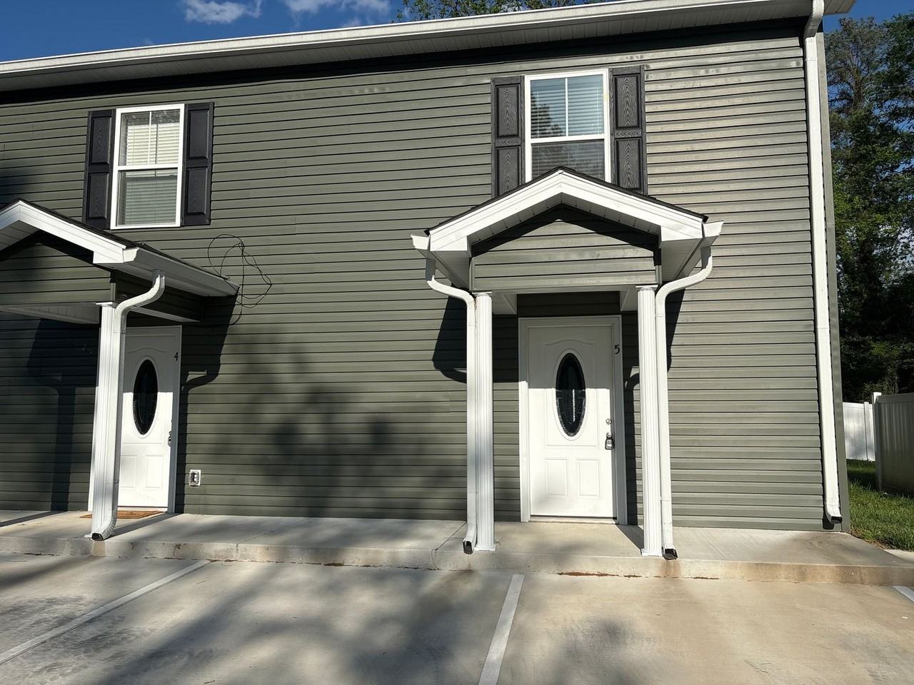 517 Weaver St - Photo 2 of 25