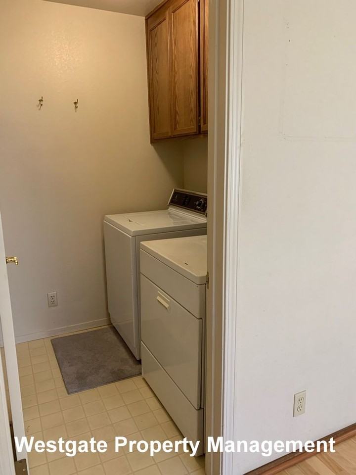 1160 Birch Dr - Photo 7 of 17