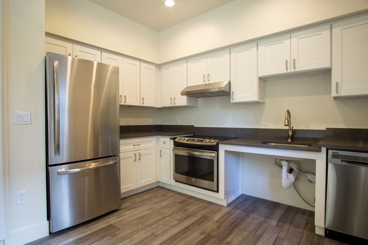 302 - 8015 N Oswego - Photo 5 of 35
