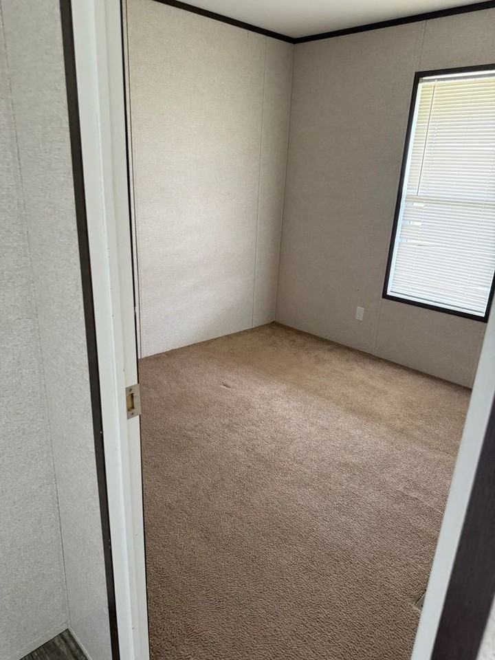 7356 Fm 36 S - Photo 3 of 5