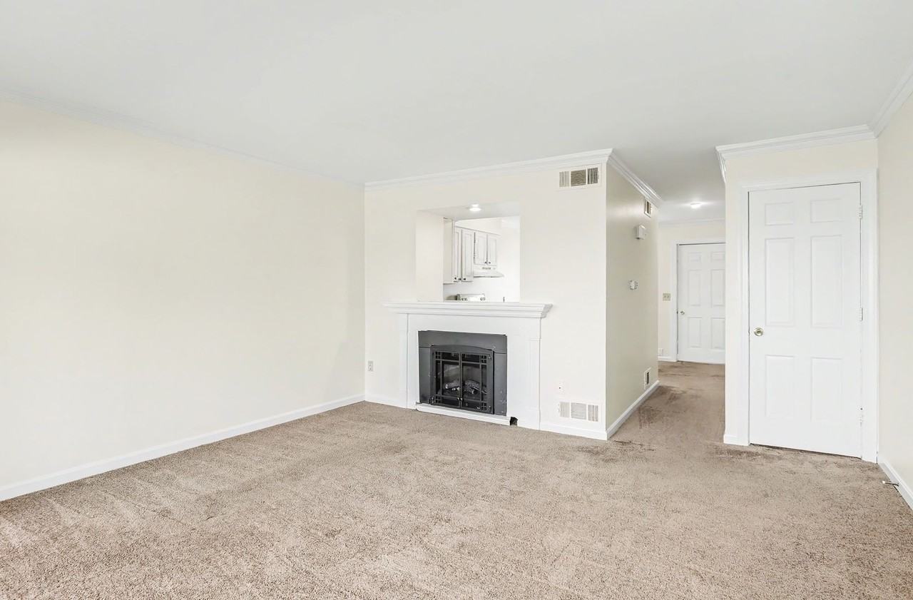 610 Colonial View Rd - Photo 7 of 21