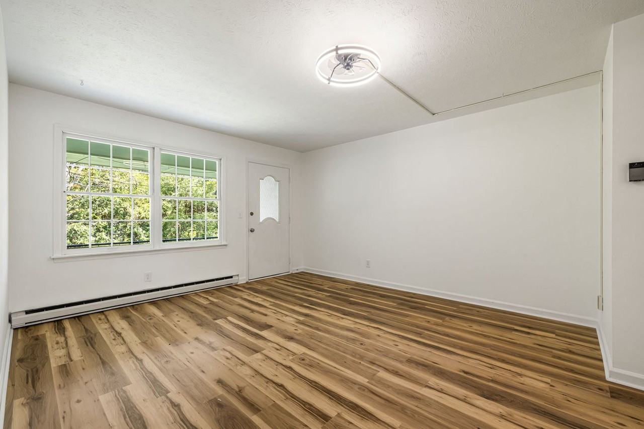 12 Chiles Ave - Photo 7 of 24