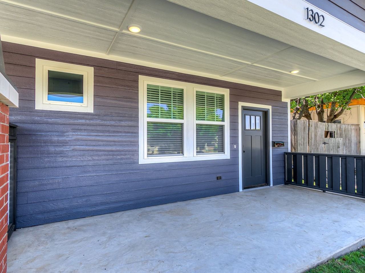 1302 Nw 22nd St - Photo 4 of 42