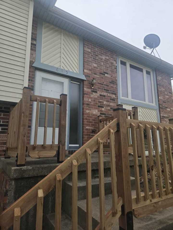 615 Skyline Dr - Photo 2 of 34