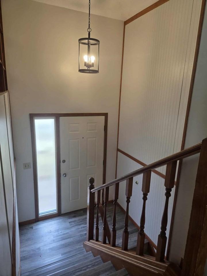 615 Skyline Dr - Photo 4 of 34