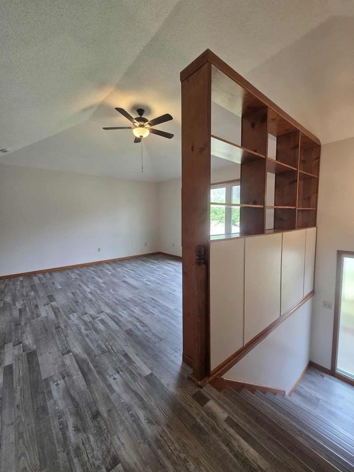 615 Skyline Dr - Photo 5 of 34