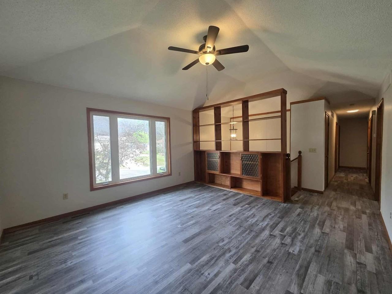 615 Skyline Dr - Photo 7 of 34