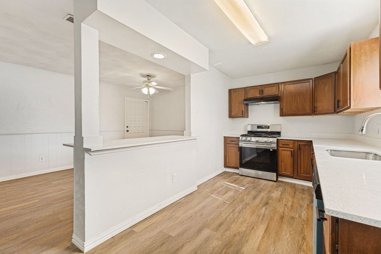 10125 Muskogee Dr - Photo 4 of 12