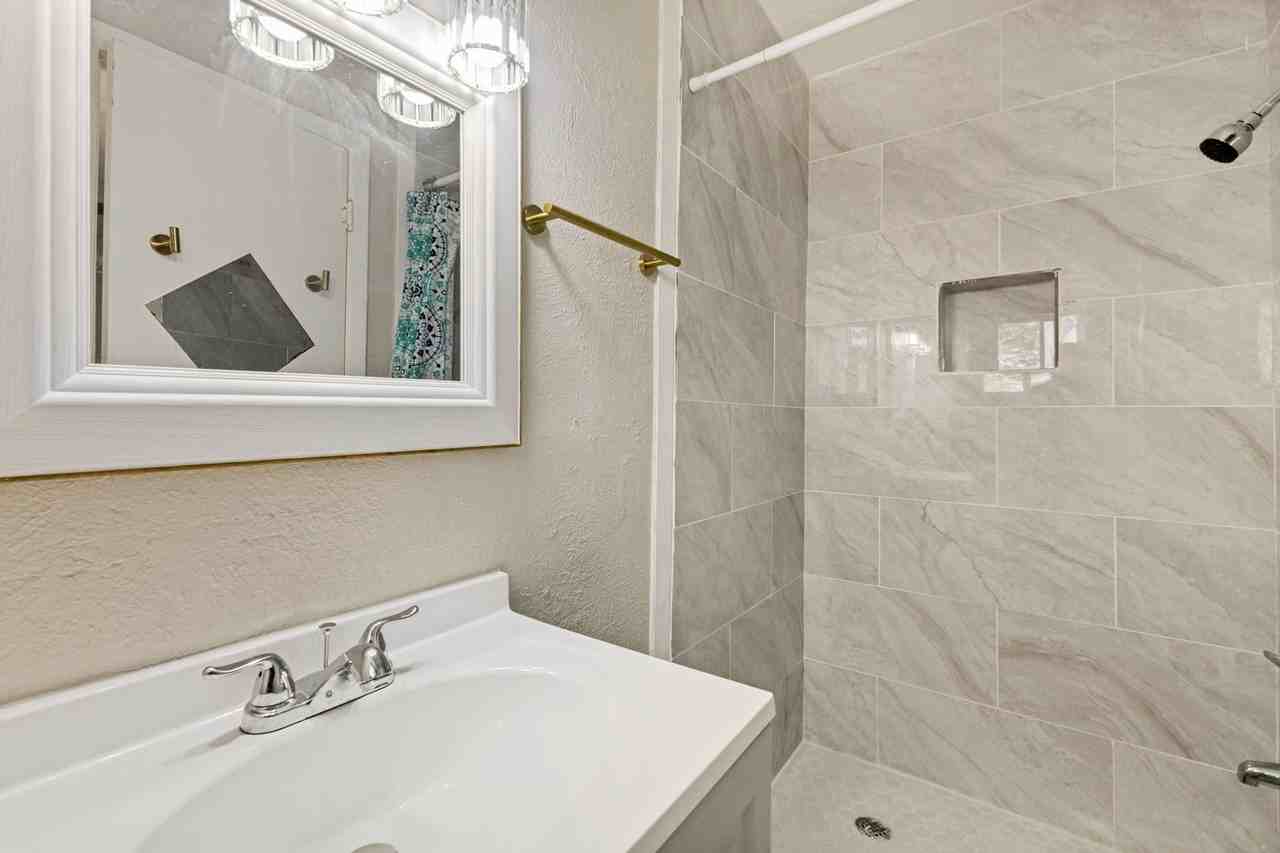 10125 Muskogee Dr - Photo 7 of 12