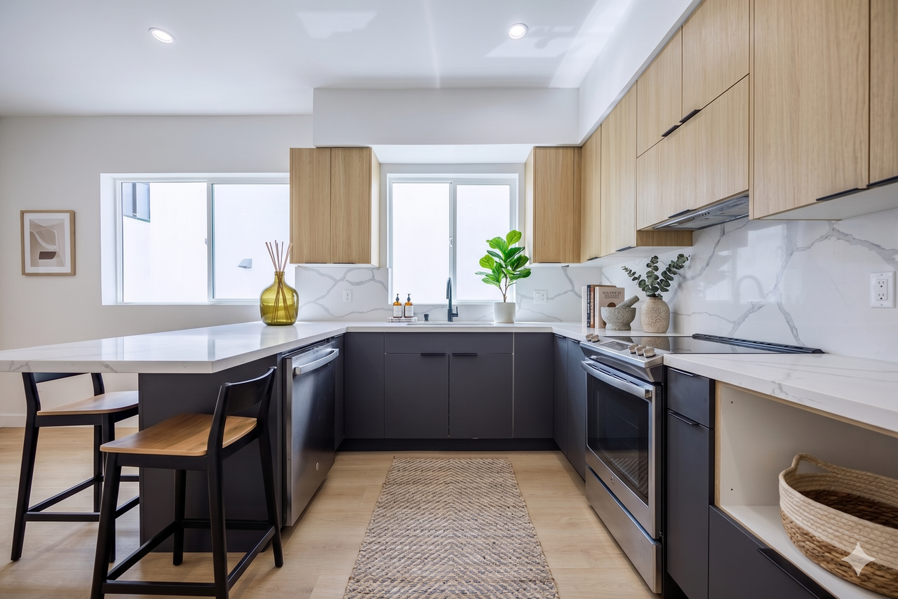 2847 S. Victoria Ave. - Photo 6 of 50