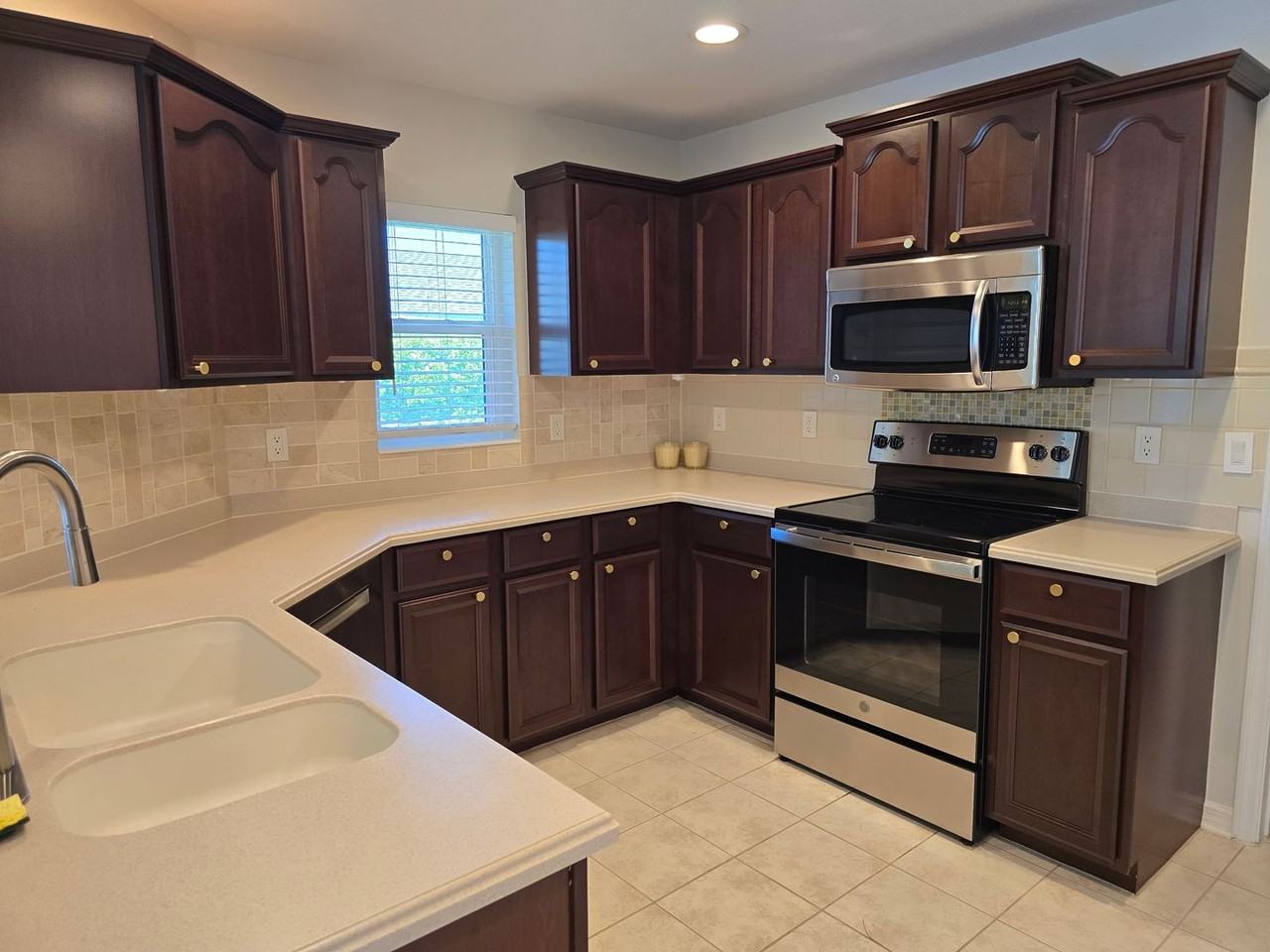 5405 72nd St E - Photo 6 of 15