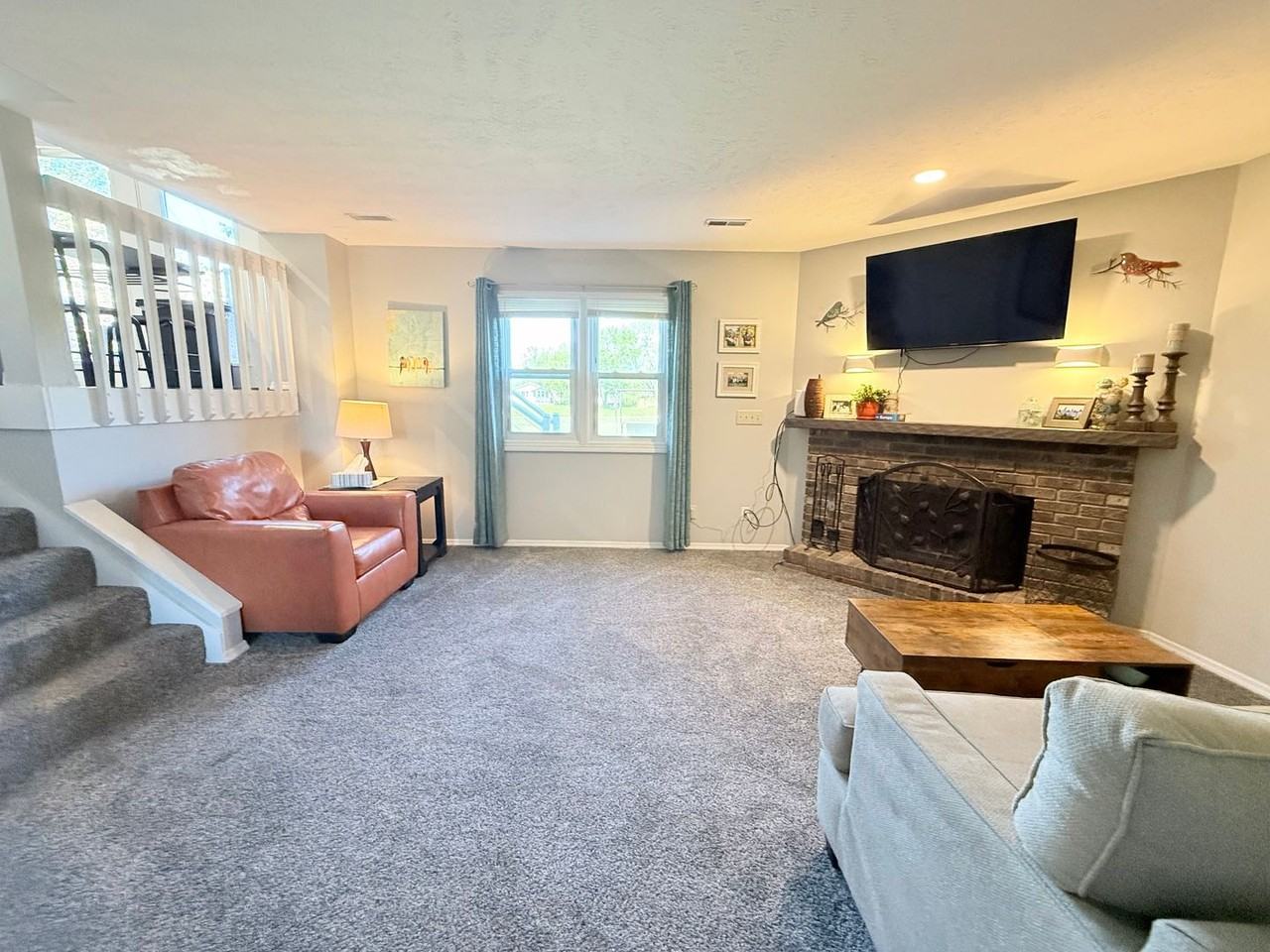 2518 Lowman Dr - Photo 5 of 14