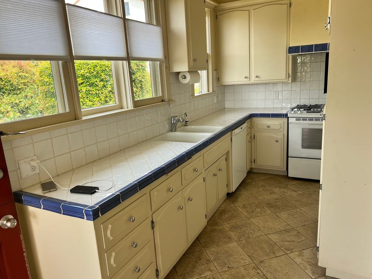 Pedregosa 118 - Photo 3 of 18