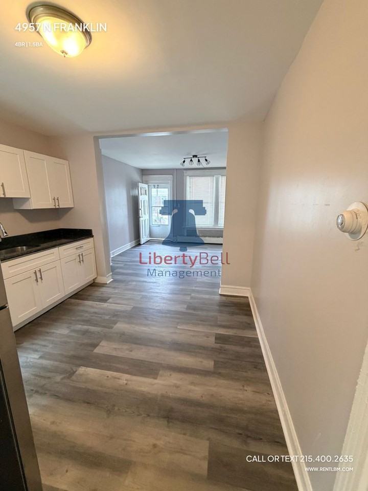 4957 N Franklin St - Photo 4 of 20