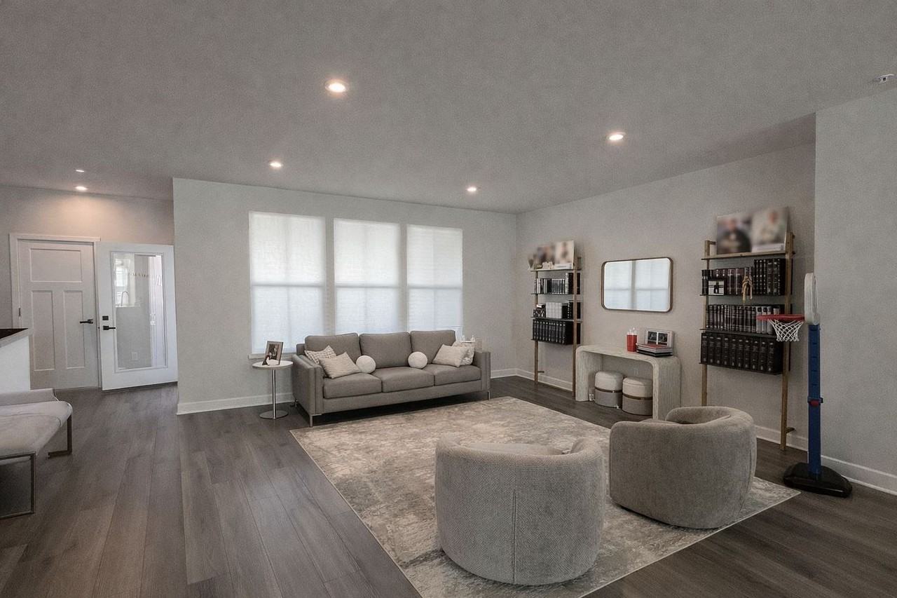 104 S Durham Dr - Photo 2 of 12