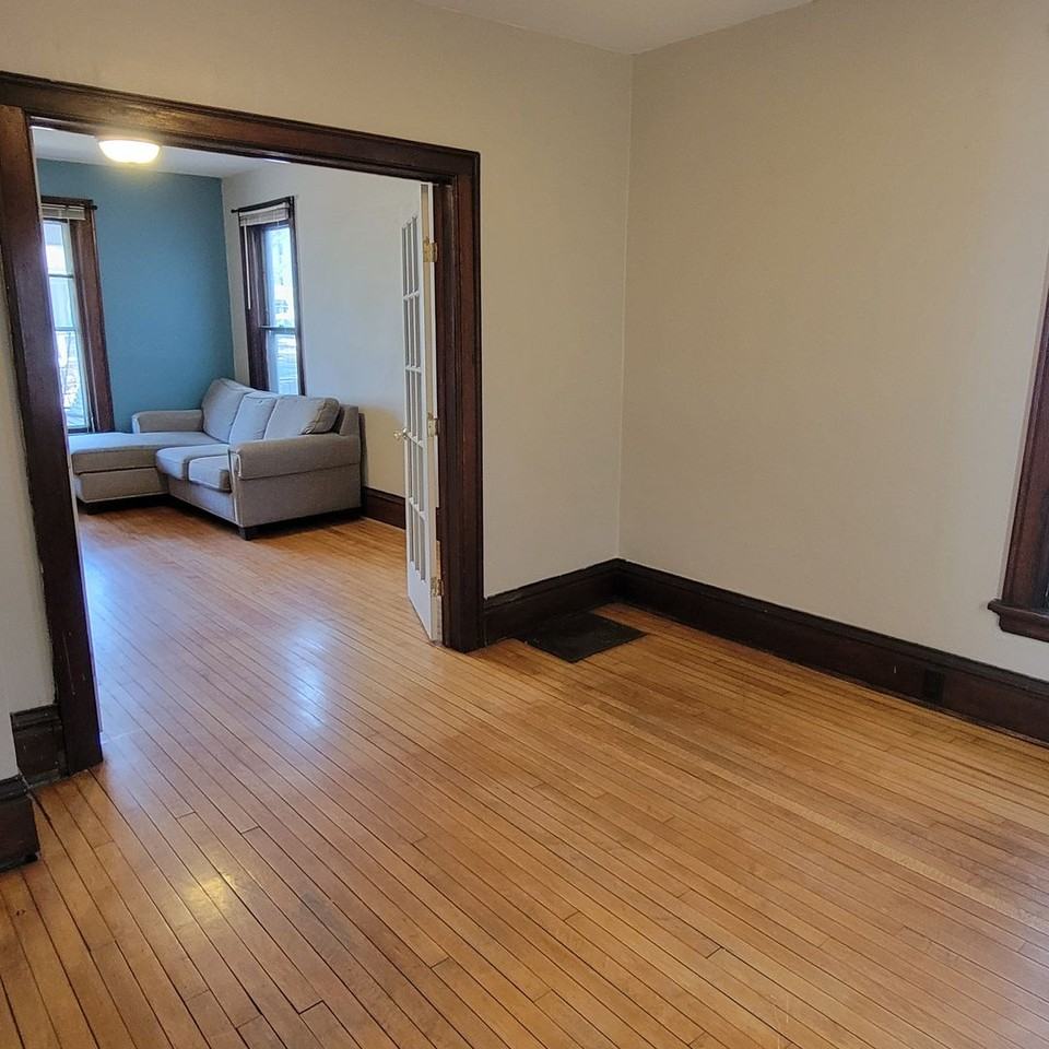 412 S Brearly St - Photo 5 of 10