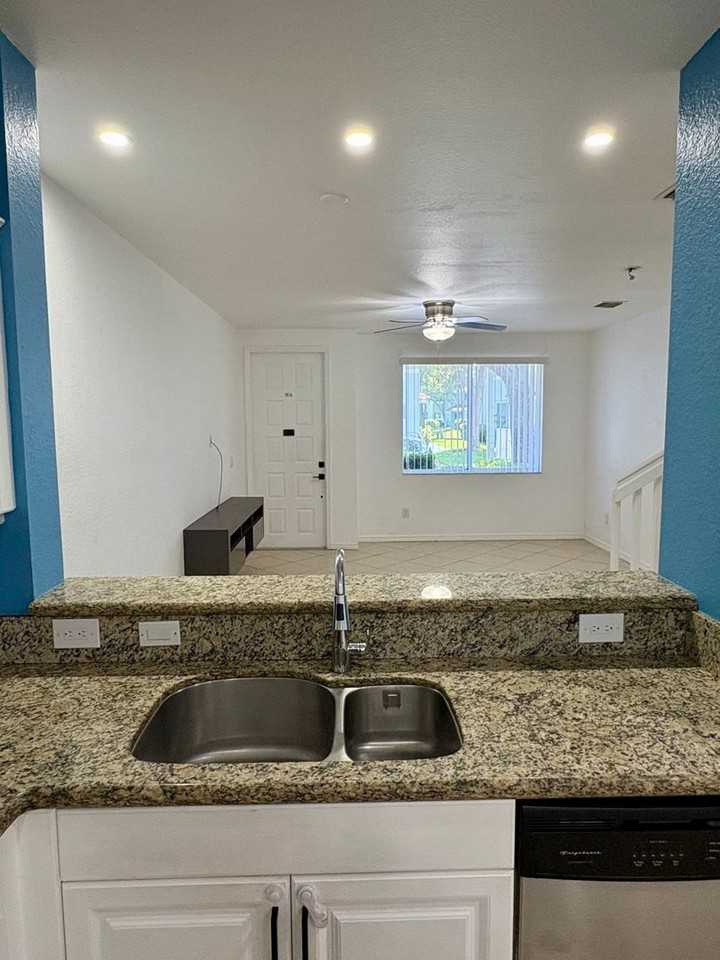 1956 Alamanda Way - Photo 5 of 15