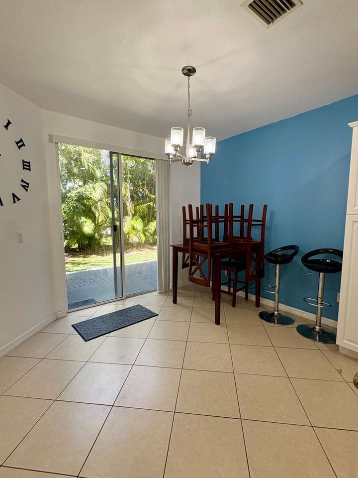 1956 Alamanda Way - Photo 6 of 15