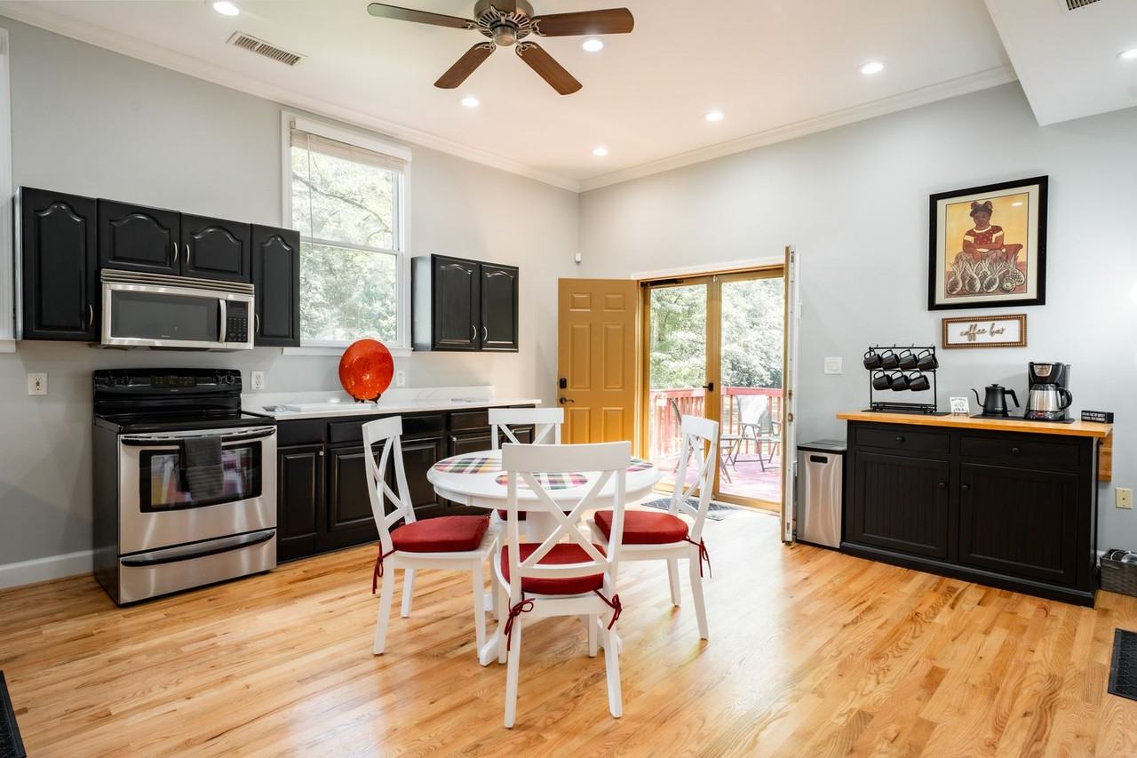 152B Rivertown Rd - Photo 4 of 30