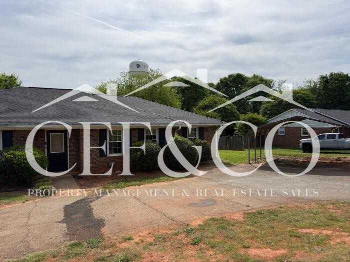 7924 Valley Falls Rd - Photo 2 of 12