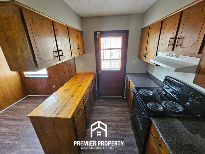 3564 Fox Meadows Rd - Photo 6 of 17