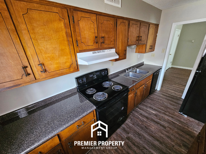 3564 Fox Meadows Rd - Photo 7 of 17