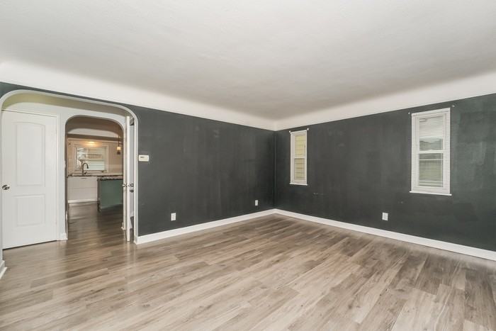 20517 Mountville Dr - Photo 7 of 17