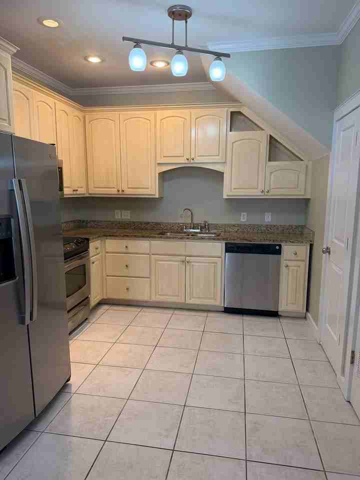 3704 Tiki Dr - Photo 2 of 14