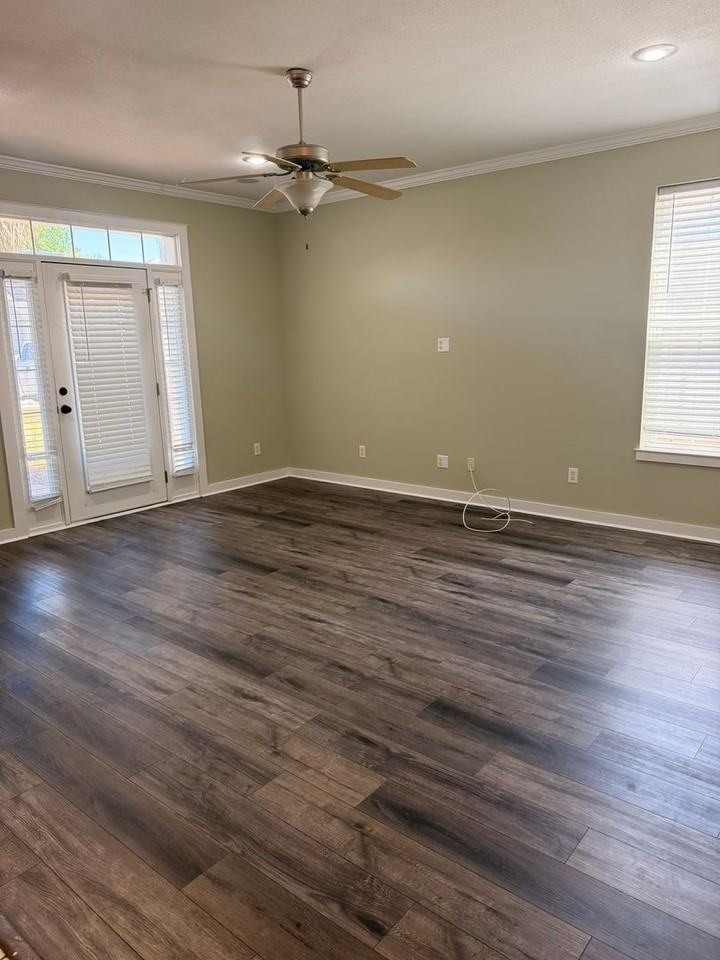 3704 Tiki Dr - Photo 3 of 14