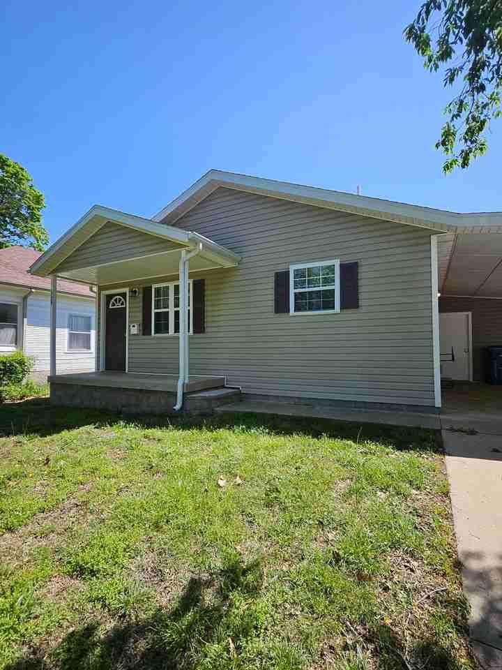 725 Empire Ave - Photo 2 of 15