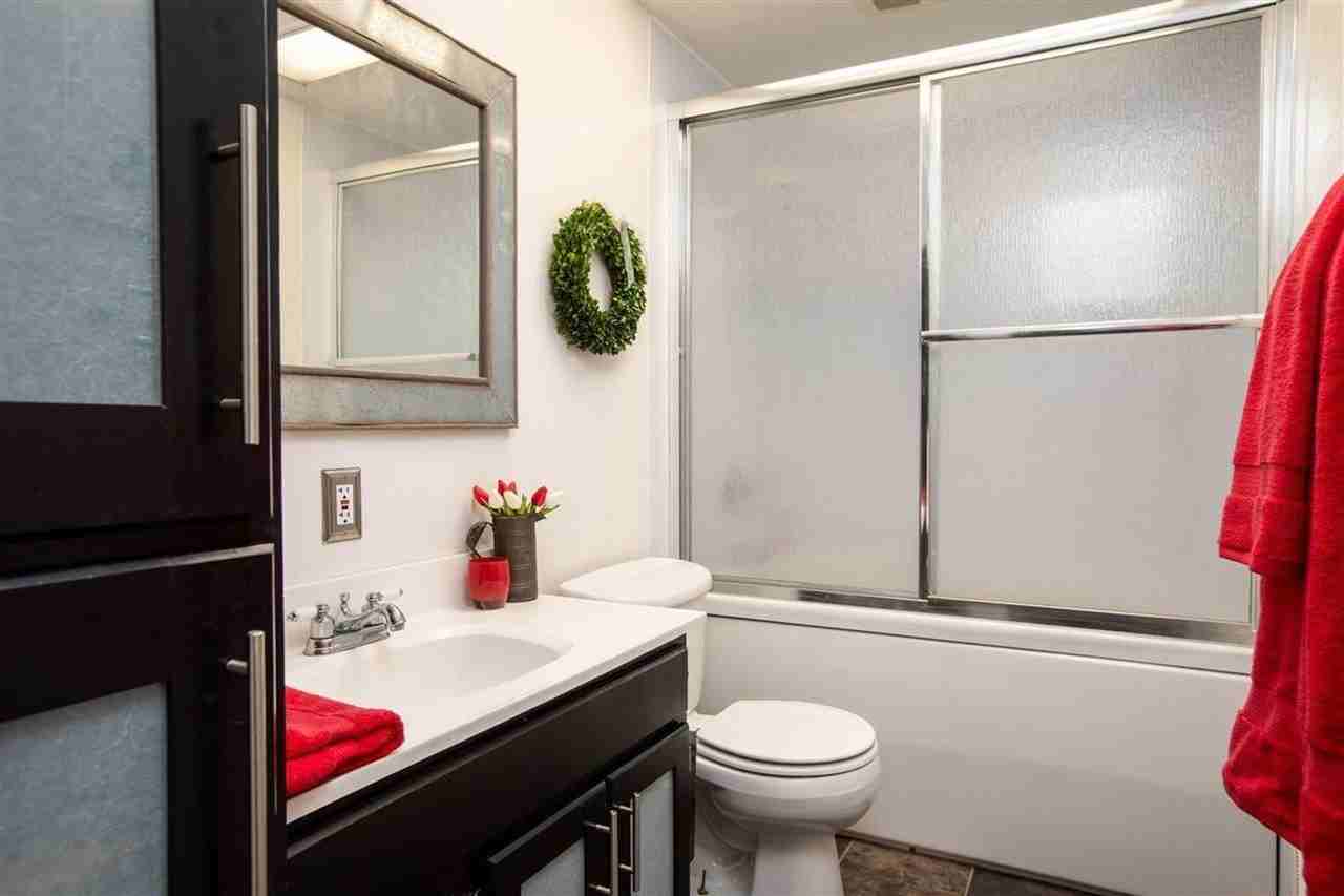 2212 W Olympic Ave - Photo 2 of 11