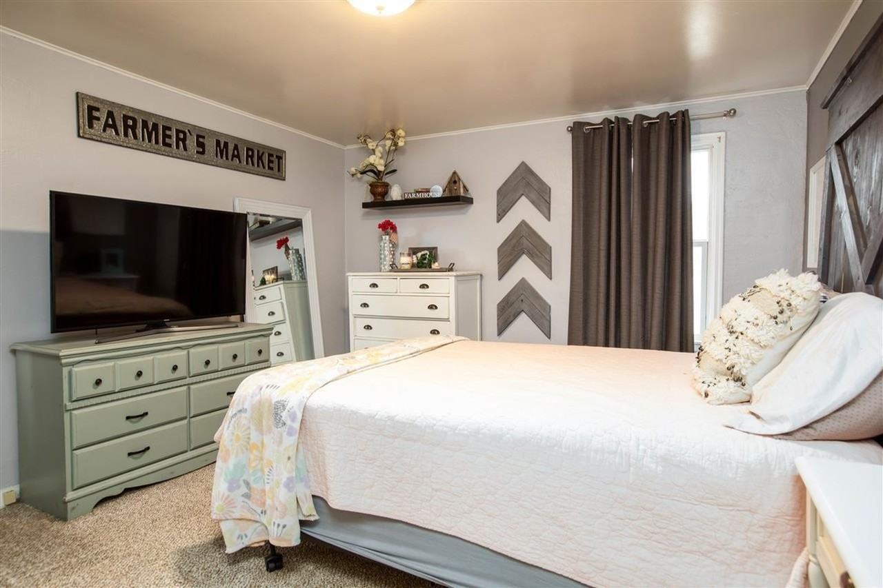 2212 W Olympic Ave - Photo 6 of 11