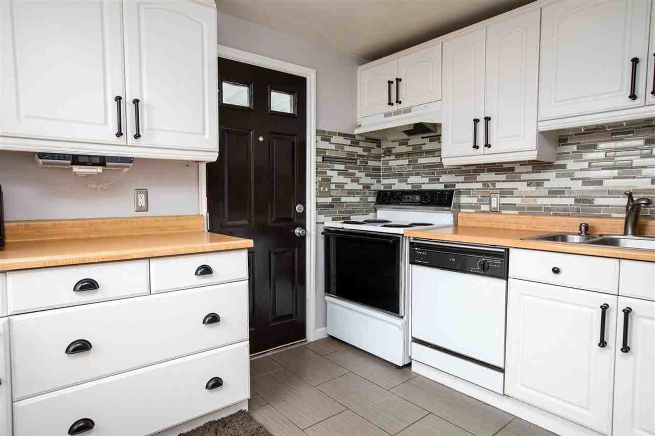 2212 W Olympic Ave - Photo 7 of 11