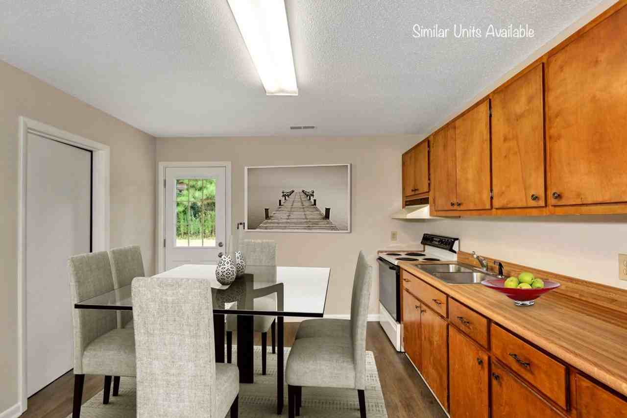 16922 Carter Cir - Photo 3 of 5