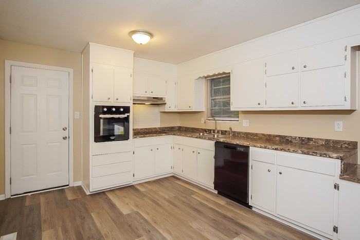 10007 Camille Dr Se - Photo 6 of 14