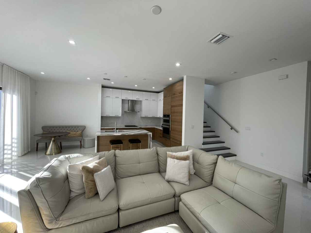 8283 NW 44th St - Photo 3 of 11