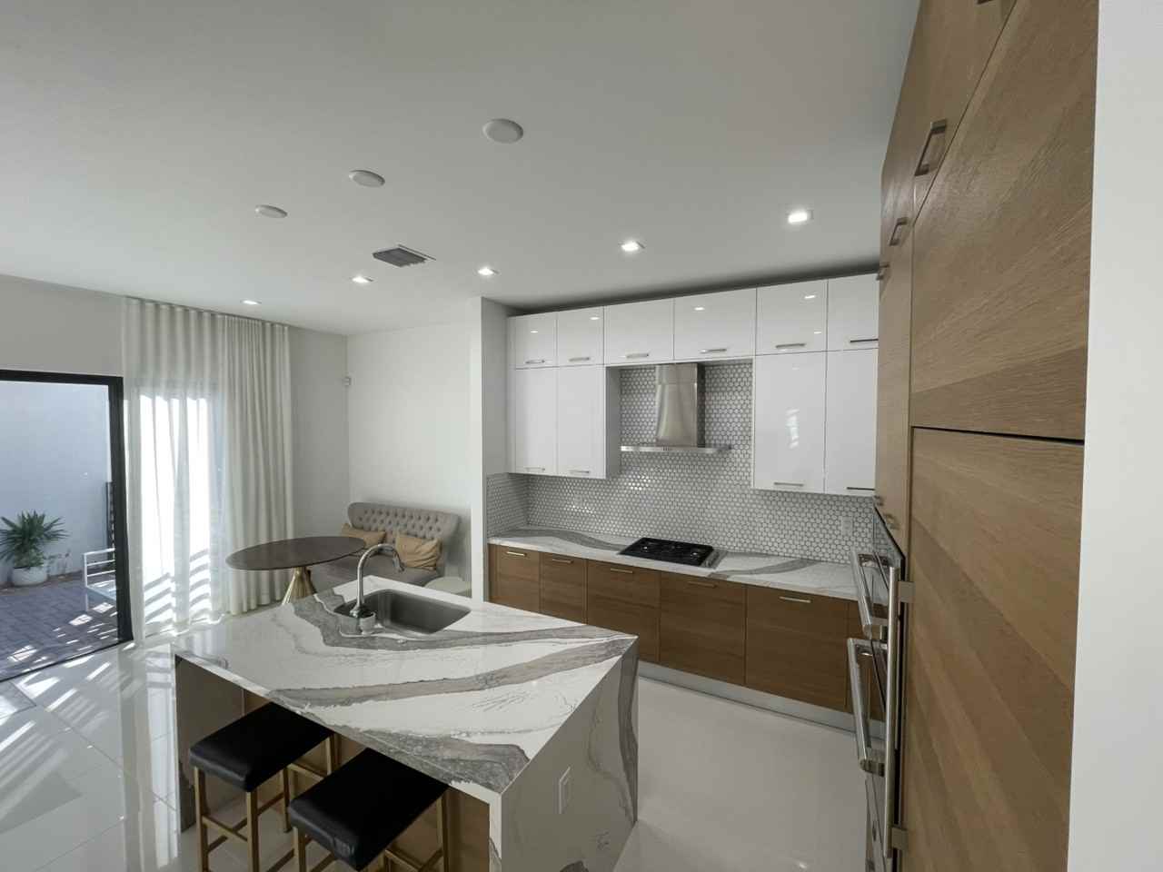 8283 NW 44th St - Photo 6 of 11