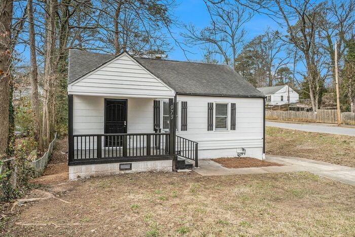 973 Lawton St Sw - Photo 2 of 25